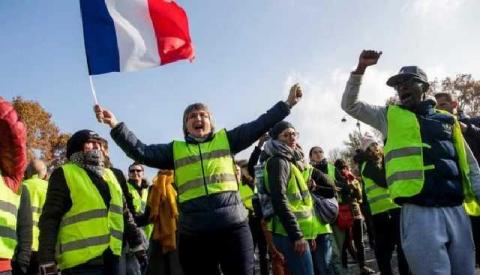 Выйти из ЕС и НАТО - требования "желтых жилетов" во Франции
