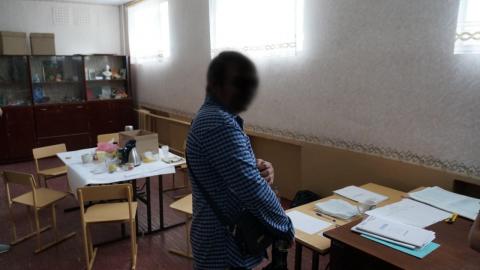 В Дружковке пьяный мужчина пытался вынести пустые бюллетени с избирательного участка