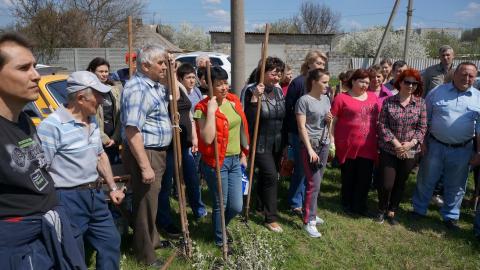 Представители городских властей вышли на субботник в Дружковке (фото)