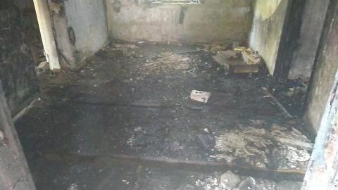 В Алексеево-Дружковки горел заброшенный дом