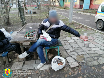 Муніципальна варта продовжує рейди для перевірки дотримання заборони на продаж алкоголю Муніципальна варта продовжує рейди для перевірки дотримання заборони на продаж алкоголю
