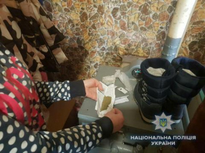 В Дружковке мать двоих детей хранила наркотики якобы для собственного лечения