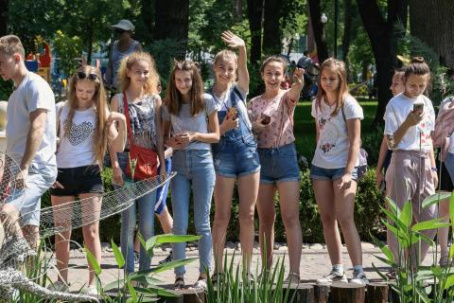 «Узнай Украину!»: стартовал проект с бесплатными экскурсиями для детей Донбасса