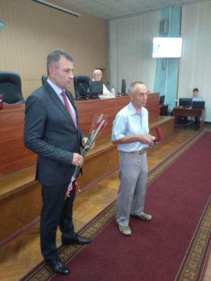 В Дружковке работников образования и главного архитектора города отметили  почетными наградами