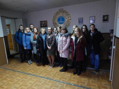 Дружковским школьникам показали работу местного суда изнутри (фото)