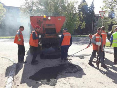 На текущий ремонт трех дорог в Алексеево-Дружковке потратят 570 тысяч гривен
