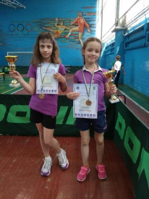 Дружковские спортсменки стали чемпионами области по настольному теннису