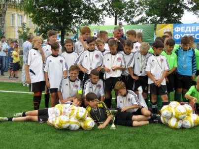 Дружковские юные футболисты сыграли матчи 3-го тура чемпионата Донецкой области