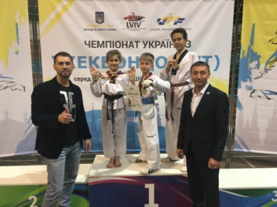 Дружковские спортсмены завоевали медали чемпионата Украины по тхэквондо (фото)