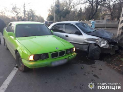 В Дружковке столкнулись Daewoo Lanos и BMW: у водителя перелом позвоночника