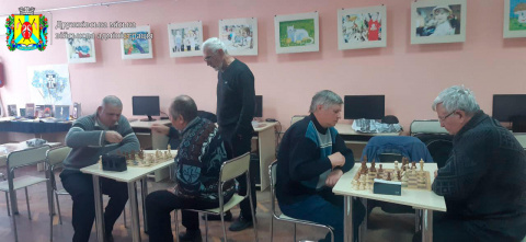 У Дружківці відбулися щотижневі ігри з шахів та зустрічі з настільного тенісу