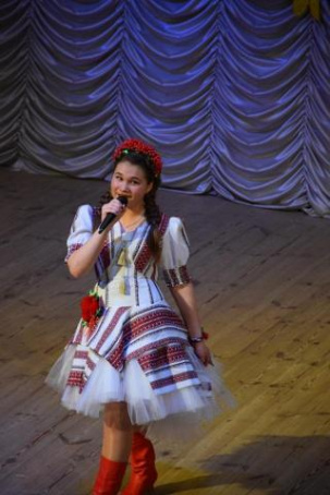 Талантливая певица София Яцкова дала сольный концерт (видео)