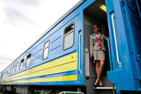 Укрзализныця запускает дополнительные поезда на майские праздники