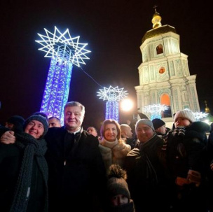 Самое тяжелое и худшее позади - Президент поздравил граждан Украины с Новым годом