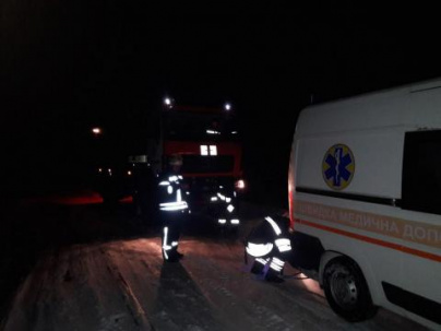В Дружковке в снегу застряла карета скорой помощи