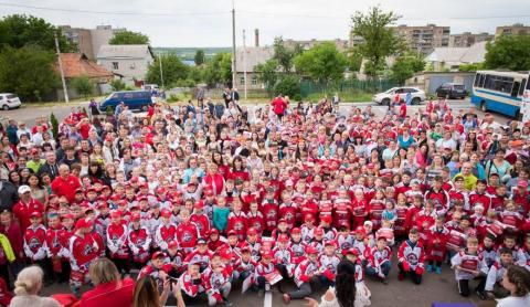 В Дружковке прошло торжественное закрытие хоккейного сезона