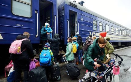 Евакуація мешканців Донеччини до Житомирщини: новий графік руху спецпоїздів