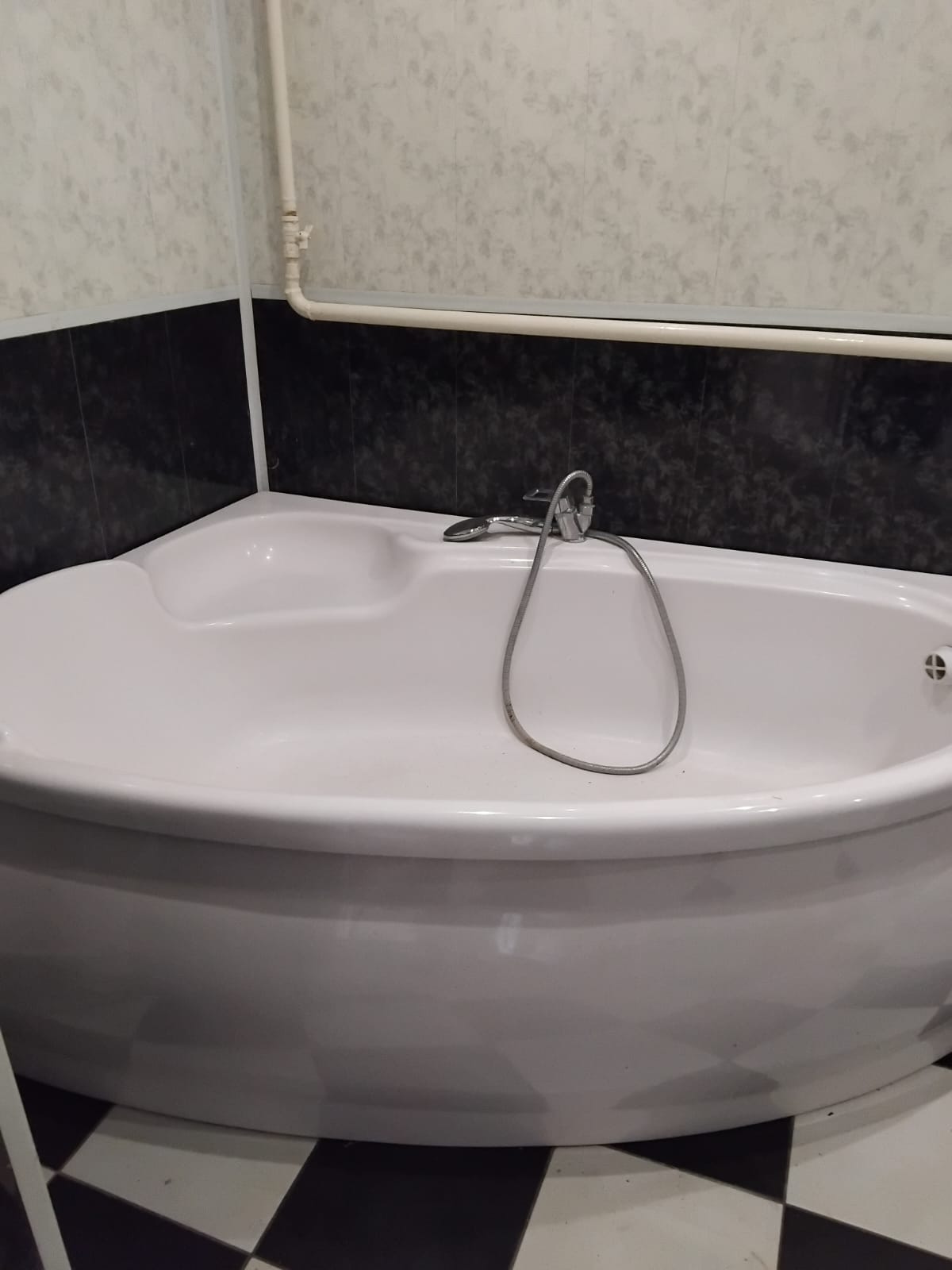 Продам ванна акрилова кутова 110*170