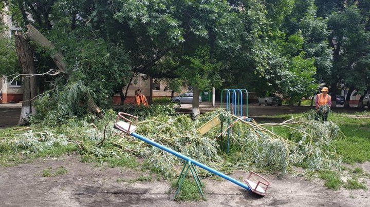 Возможен град: в ГСЧС предупредили об ухудшении погодных условий