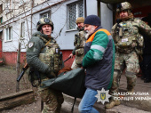 «Відняло руку й ногу після інсульту, залишився сам»: «Білі янголи» евакуювали з Дружківки трьох маломобільних людей