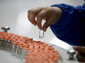 В Украине одобрили введение третьей дозы вакцины