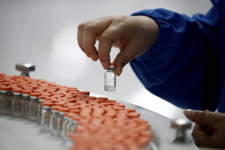 В Украине одобрили введение третьей дозы вакцины