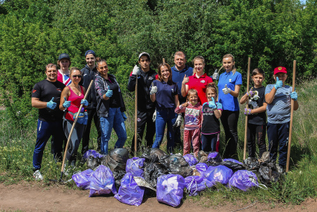В Дружковке активисты, спортсмены и благотворители провели ежегодную акцию по уборке