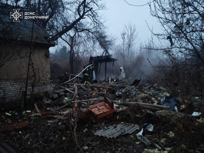 У Дружківці внаслідок обстрілу загорілась господарча споруда