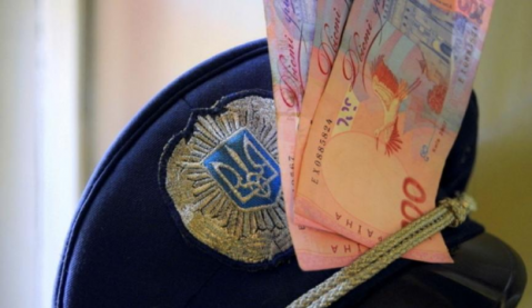 За попытку подкупа полицейских женщина заплатит 17 тысяч гривен