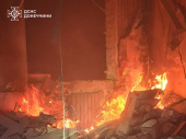 FPV-дрон вдарив по багатоповерхівці в Дружківці: сталася пожежа