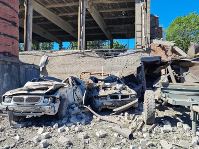 Ракетный удар по Константиновке: полицейские спасли из-под завалов женщину
