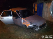 В Дружковке легковое авто «влетело» в забор. Есть пострадавшие