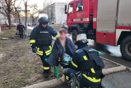 Дружківка: під час ліквідації пожежі надзвичайники врятували чоловіка 