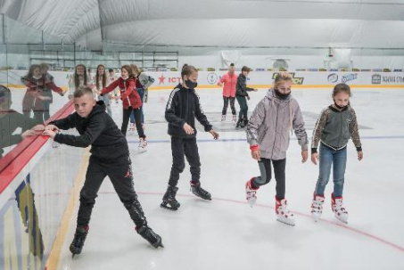 Для мариупольских школьников организовали экскурсию на Mariupol Ice Center