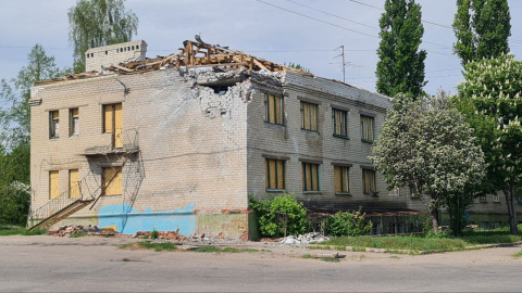 У Дружківці обстежать гуртожиток, пошкоджений внаслідок обстрілу У Дружківці обстежать гуртожиток, пошкоджений внаслідок обстрілу