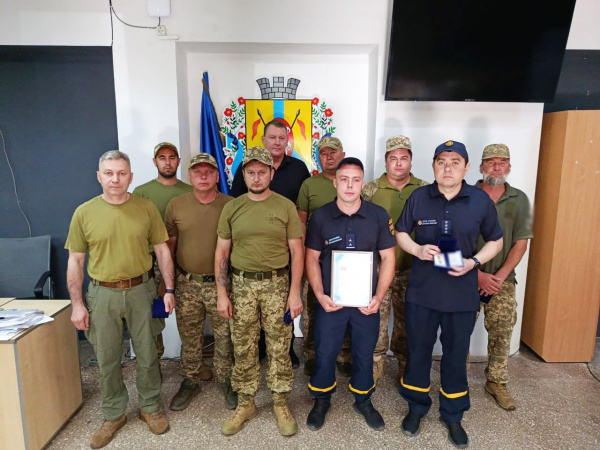 У Дружківці відзначили військових і рятувальників напередодні Дня Конституції України