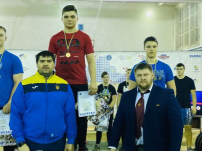 Дружковские пауэрлифтеры победили на чемпионате области