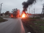Обстріли Донеччини: у Дружківці пошкоджено АЗС і авто, в Олексієво-Дружківці — зруйновано школу