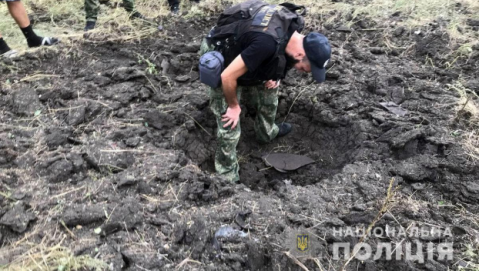 Трактор подорвался в поле в Донецкой области