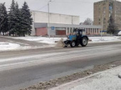 Дружковка борется с непогодой: техника расчищает улицы города с раннего утра