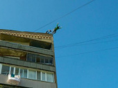 В Дружковке экстримал прыгнул с крыши девятиэтажки (фото)