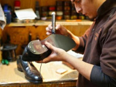 Швейные нитки и клеящие составы для изготовления, ремонта обуви от онлайн - магазина «Обувь-Комплект»