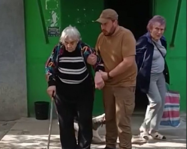 Волонтери "Дорога життя" продовжують евакуацію з Дружківки