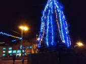 Куда постоянно пропадают новогодние украшения с главной елки города?