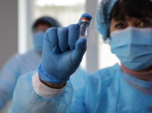 Украинцев из ОРДЛО будут пропускать на вакцинацию без самоизоляции