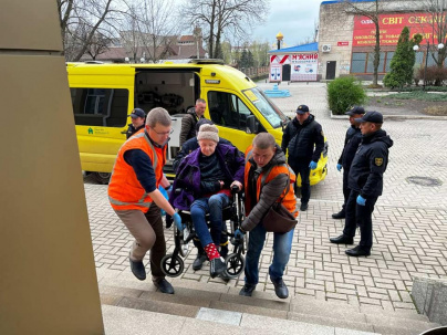 Пациентов хосписного отделения Дружковки эвакуировали в Кропивницкий Пациентов хосписного отделения Дружковки эвакуировали в Кропивницкий