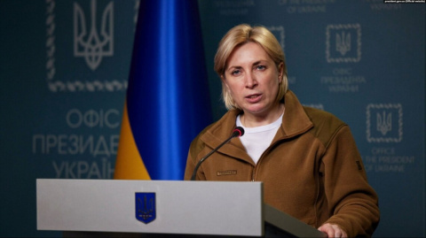 Отримувати чи ні паспорти рф на окупованих територіях: що радять українцям посадовці Отримувати чи ні паспорти рф на окупованих територіях: що радять українцям посадовці