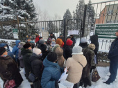 Жители Дружковки устроили тарифный митинг у ворот теплосети