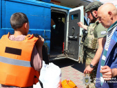 Із небезпечного району Дружківки «Білі янголи» евакуювали дві родини з трьома дітьми