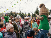 Без городского детского праздника, но с новой спортивно-игровой площадкой в подарок от VESCO 